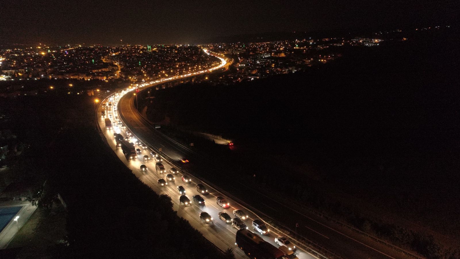 Kocaeli'de bayram trafiği durma noktasına geldi