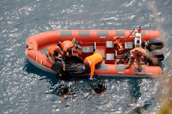 Antalyasporlu genç futbolcu, falezlerden düşerek hayatını kaybetti