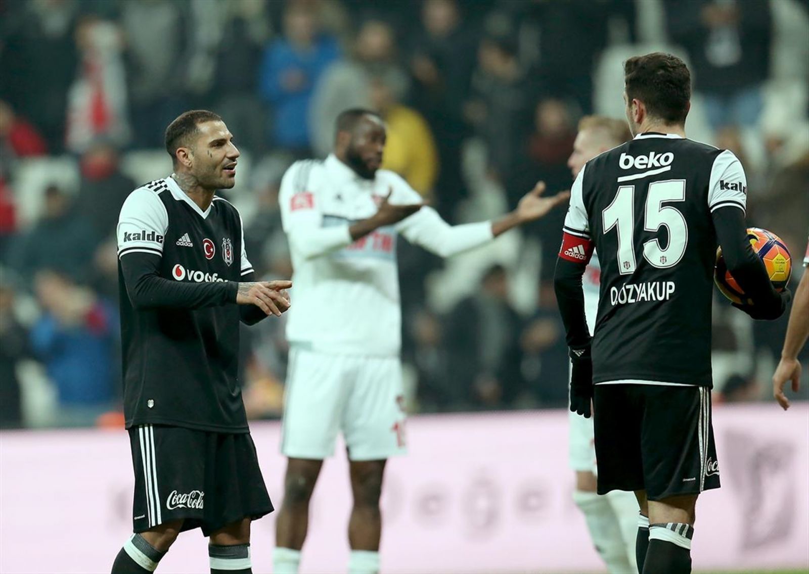 Beşiktaş-Gaziantepspor maçında penaltı gerilimi