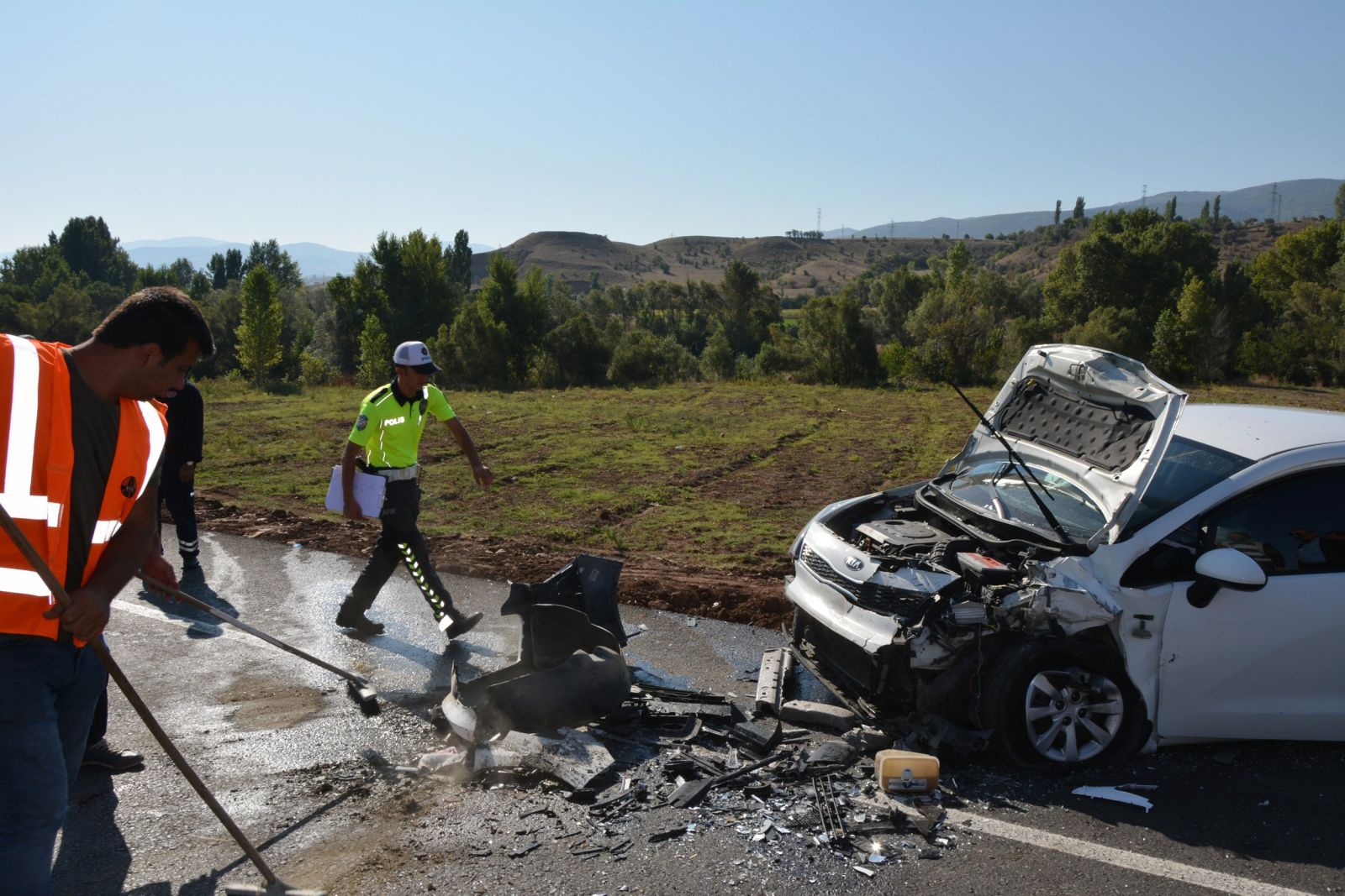 Sivas’ta otomobiller kafa kafaya çarpıştı: 1 ölü, 2 yaralı