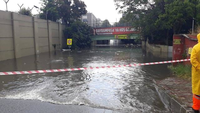İstanbul'da yoğun yağmur sebebiyle Yenikapı-Bayrampaşa metro seferleri durduruldu