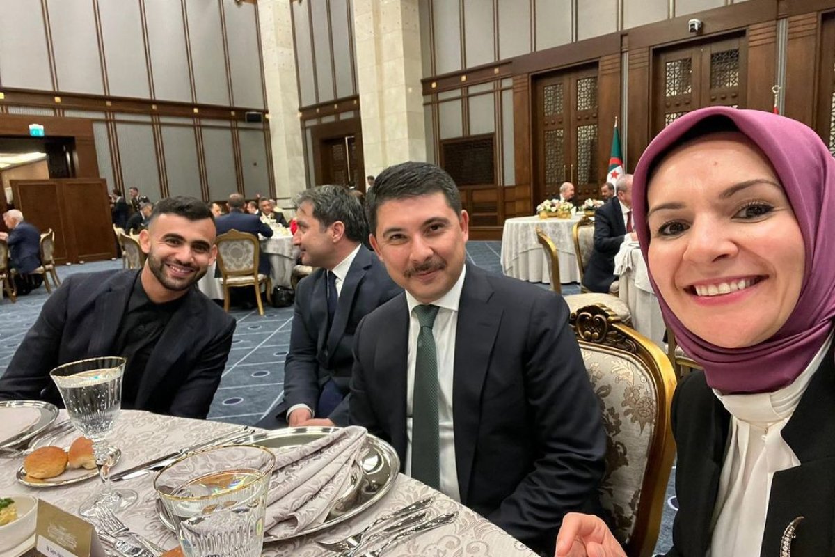 Cumhurbaşkanı Recep Tayyip Erdoğan ile Rachid Ghezzal'in futbol sohbeti Cumhurbaşkanı Recep Tayyip Erdoğan ile Rachid Ghezzal'in futbol sohbeti