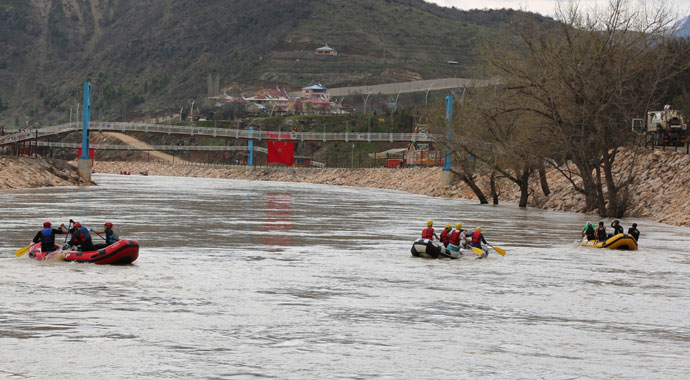 Tunceli'de terör gitti, Rafting geldi
