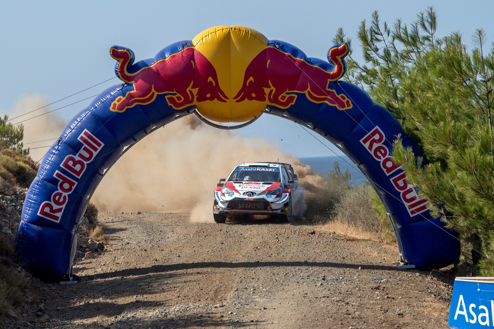 Dünya Ralli Şampiyonası'nda beşinci yarışın kazananı Sebastien Ogier oldu Dünya Ralli Şampiyonası'nda beşinci yarışın kazananı Sebastien Ogier oldu