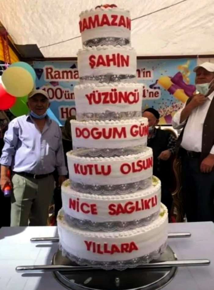 100 yaşında koronavirüsü yendi, ilk işi 2 doz aşı yaptırmak oldu