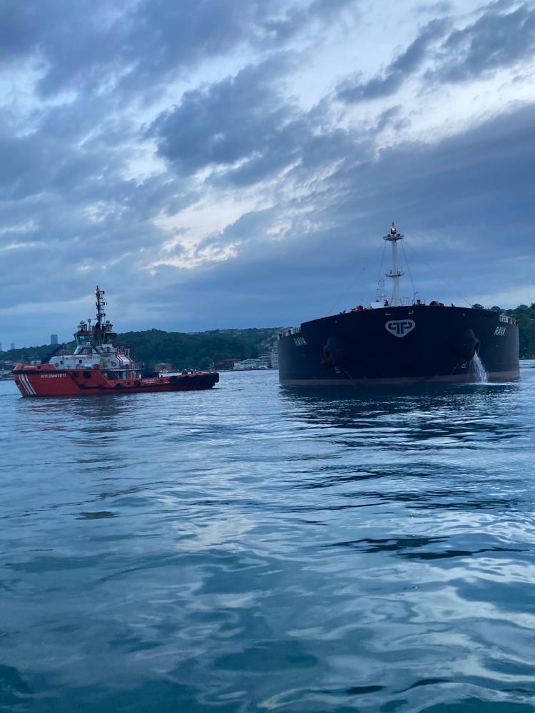 Boğaz'da faciaya ramak kaldı: Petrol tankeri 300 metre kala durduruldu Boğaz'da faciaya ramak kaldı: Petrol tankeri 300 metre kala durduruldu