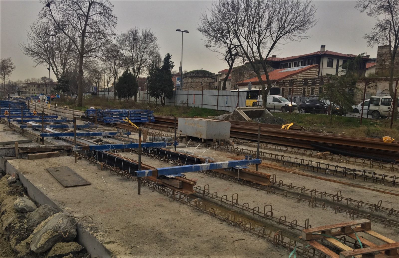 Eminönü Alibeyköy tramvay hattının rayları yerleştiriliyor! Seyahat süresi 35 dakika sürecek...