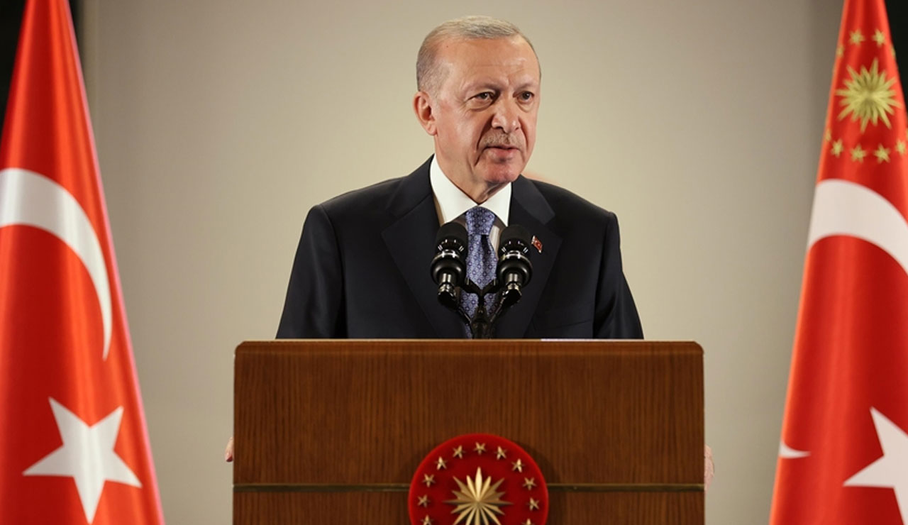 Erdoğan'dan öğretmenlere müjde üstüne müjde: Sözleşmeli ile kadrolu ayrımı kalkıyor Erdoğan'dan öğretmenlere müjde üstüne müjde: Sözleşmeli ile kadrolu ayrımı kalkıyor