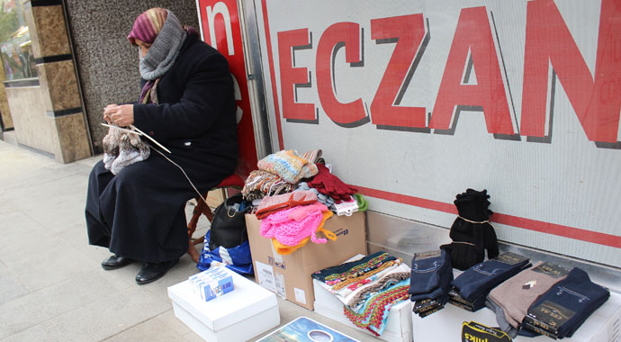 19 dairesi, 9 otomobili vardı! Şimdi bir odaya muhtaç