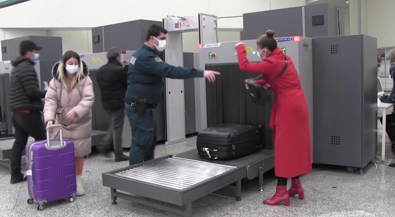 Artvin'e Gürcü akını! Bavulları dolduran gidiyor...