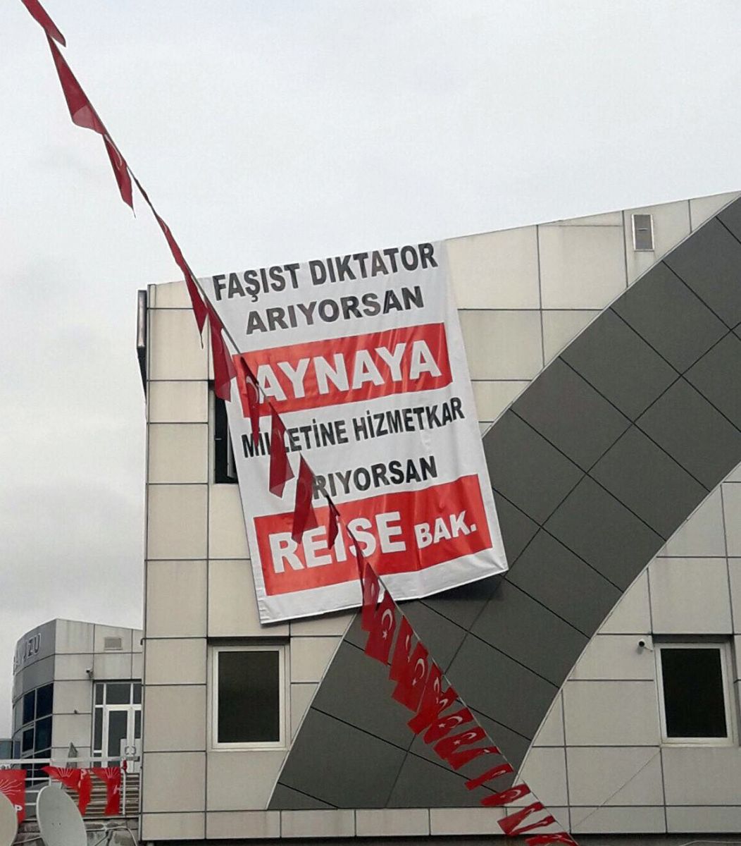 Kılıçdaroğlu’na Tekirdağ’da pankartlı tepki