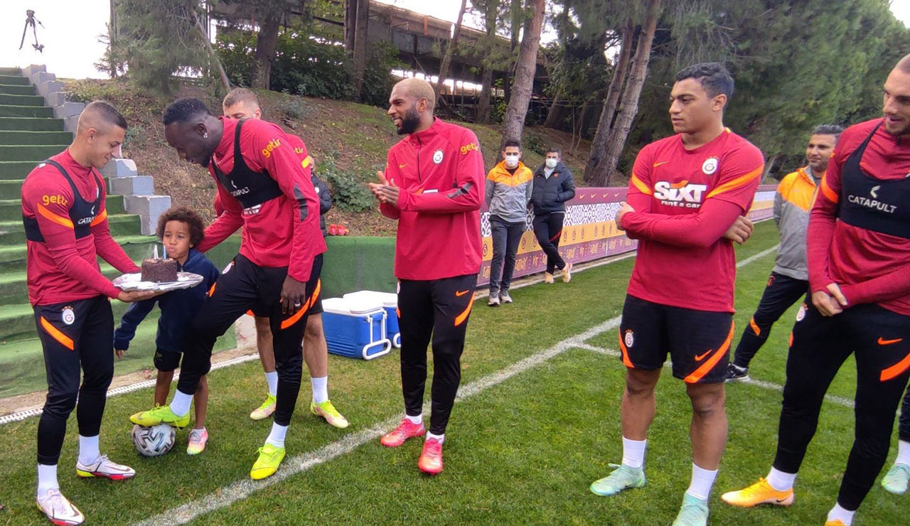 Galatasaraylı yönetici Sanver: Şeffaf ve adil olunmalı Galatasaraylı yönetici Sanver: Şeffaf ve adil olunmalı