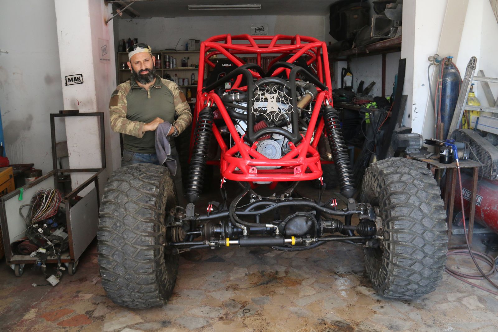 Karadenizli garajında araba yaptı, görenler şok oldu