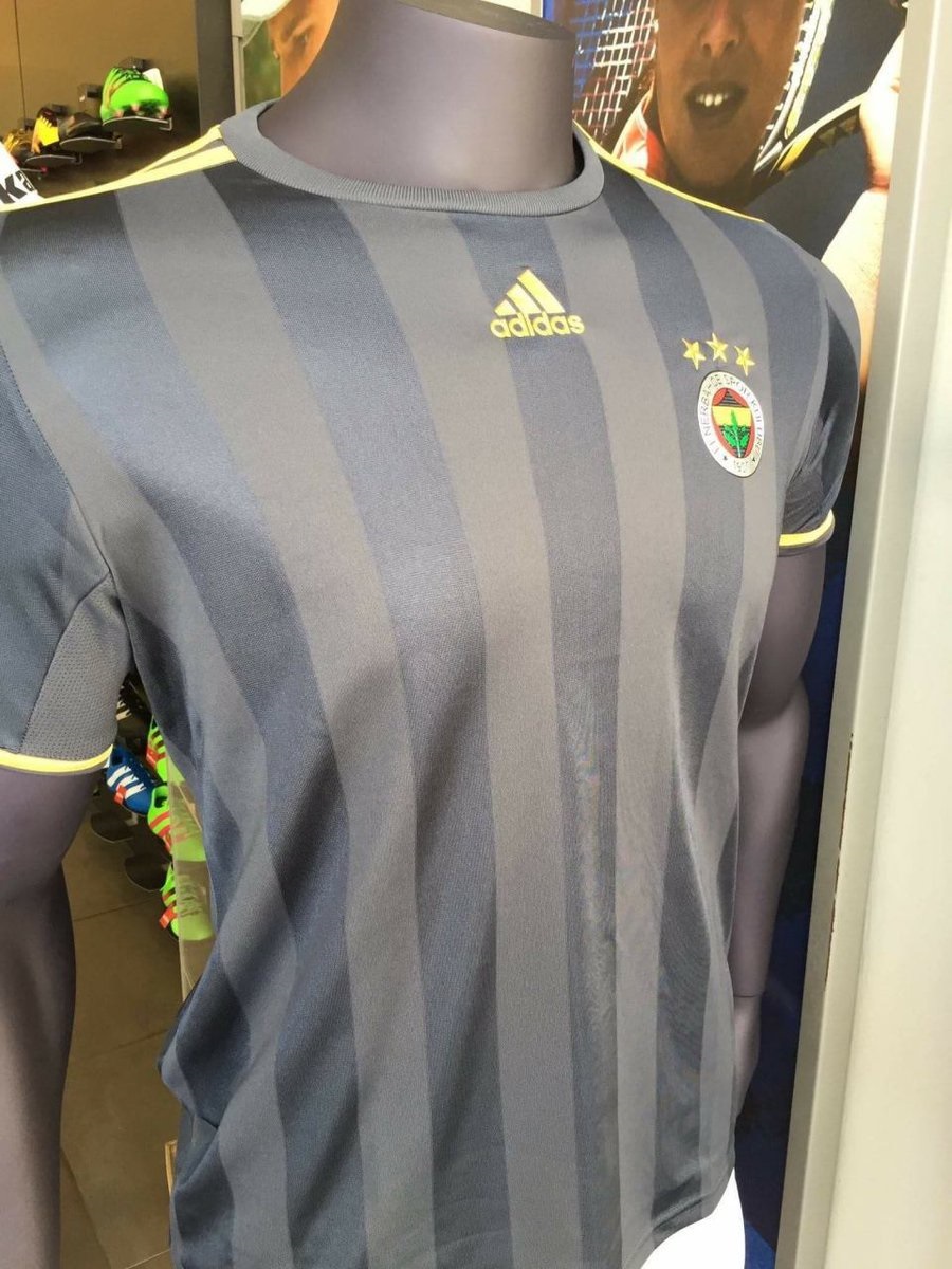 İşte Fenerbahçe'nin yeni sezon formaları