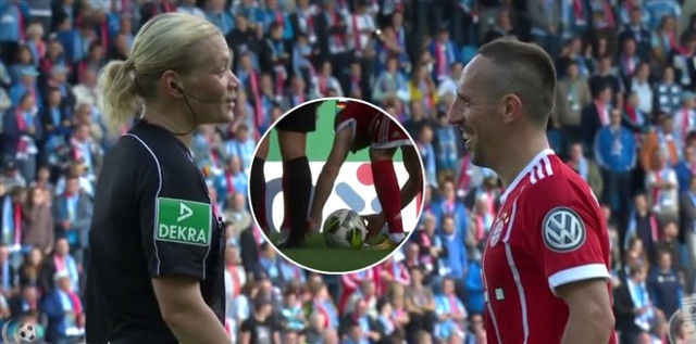 Ribery kadın hakemden yumruğu yedi