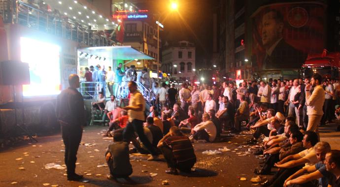 O en tatlı Demokrasi Nöbetçisi