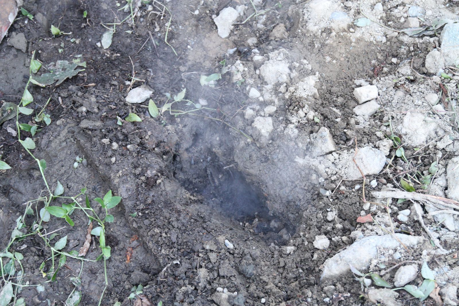 Rize’de yer altından çıkan gaz mahalleyi tedirgin etti