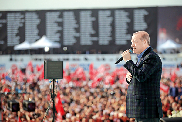 İstanbul Mitingi 17 Nisan'ı müjdeledi