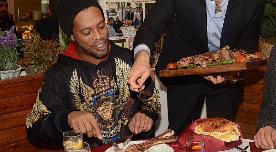 Acun’dan Ronaldinho bombası!