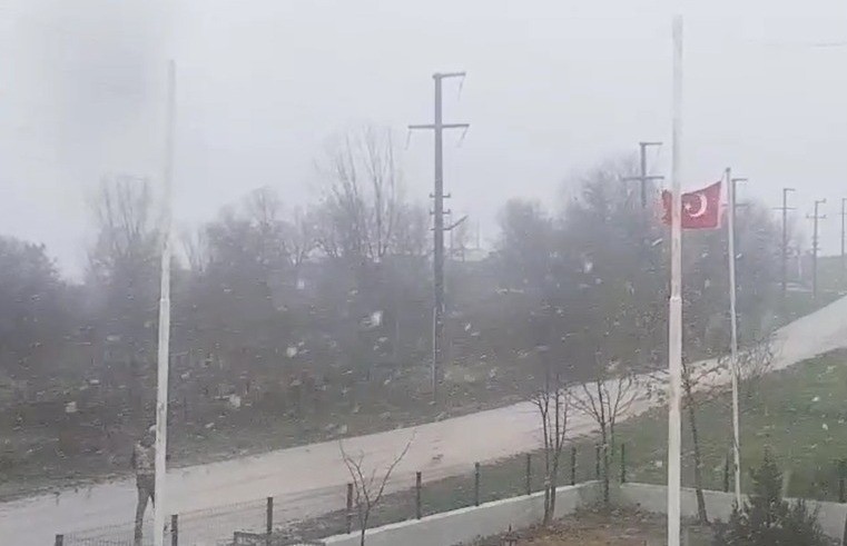 Edirne'de kar yağışı başladı