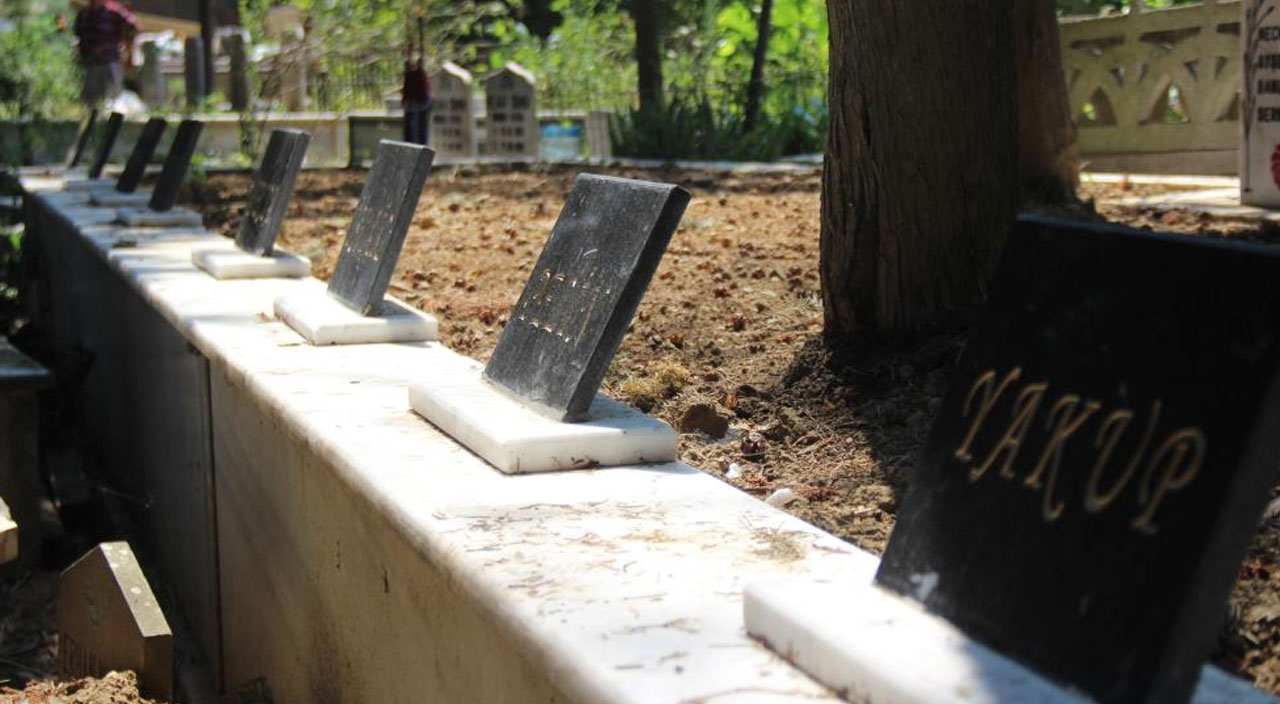 Mezarlıkta hüzne boğan kare: Cenazemizi bulduğumuz için seviniyorduk