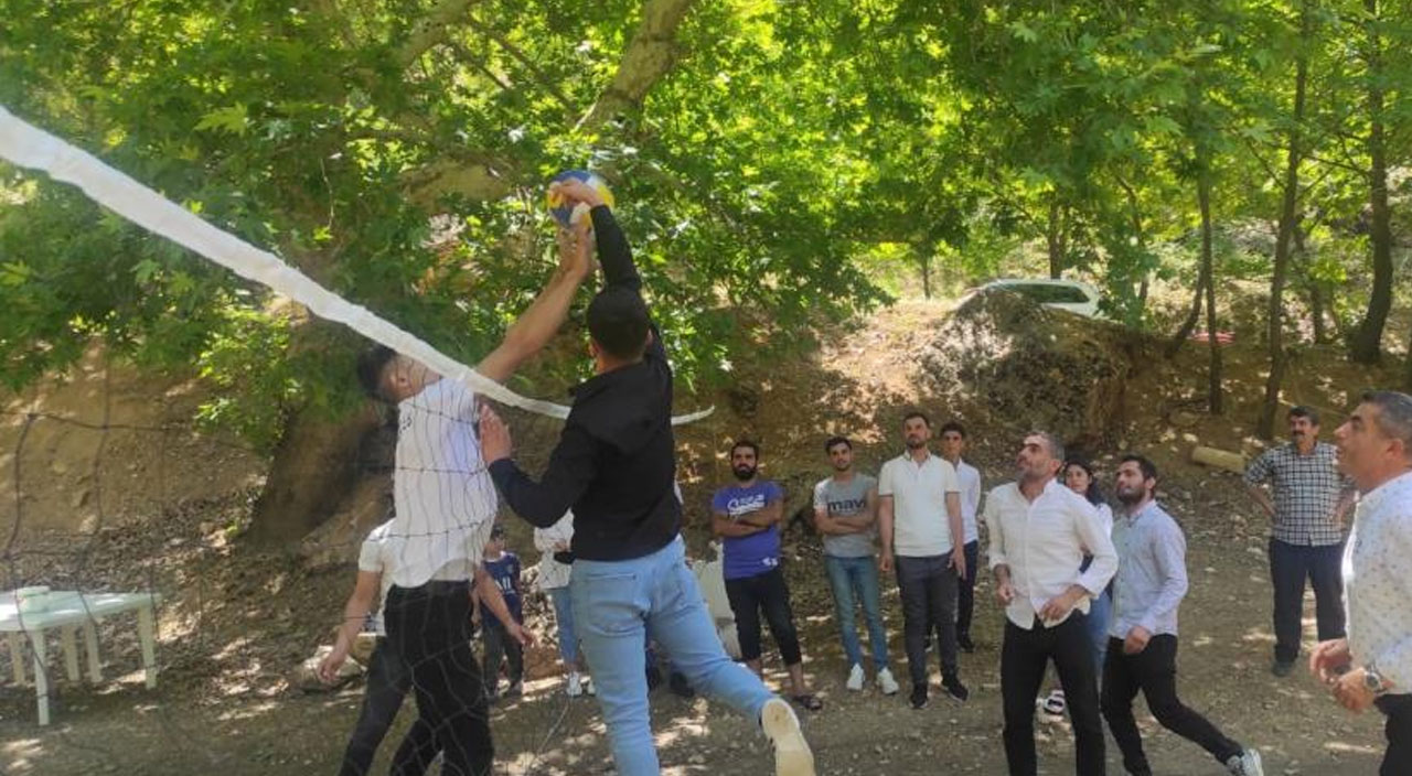 Terörden temizlenen dağlarda gençlerin piknik eğlencesi