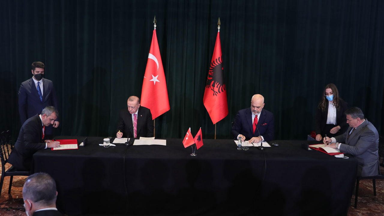 Cumhurbaşkanı Erdoğan'dan Arnavutluk'ta FETÖ ile mücadele mesajı