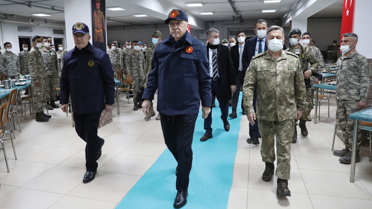 Cumhurbaşkanı Erdoğan Yüksekova'da: Mehmetçiğe iftar sürprizi