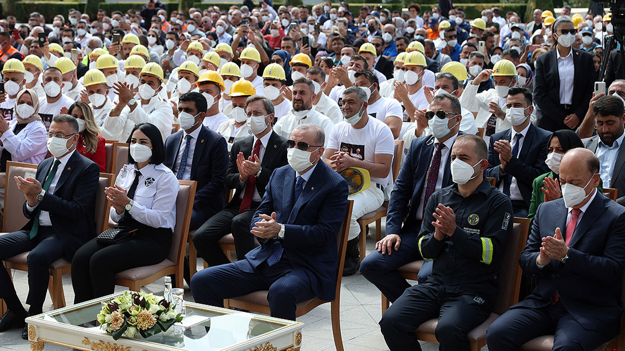 Erdoğan: Doğru yoldayız çünkü paniklediler