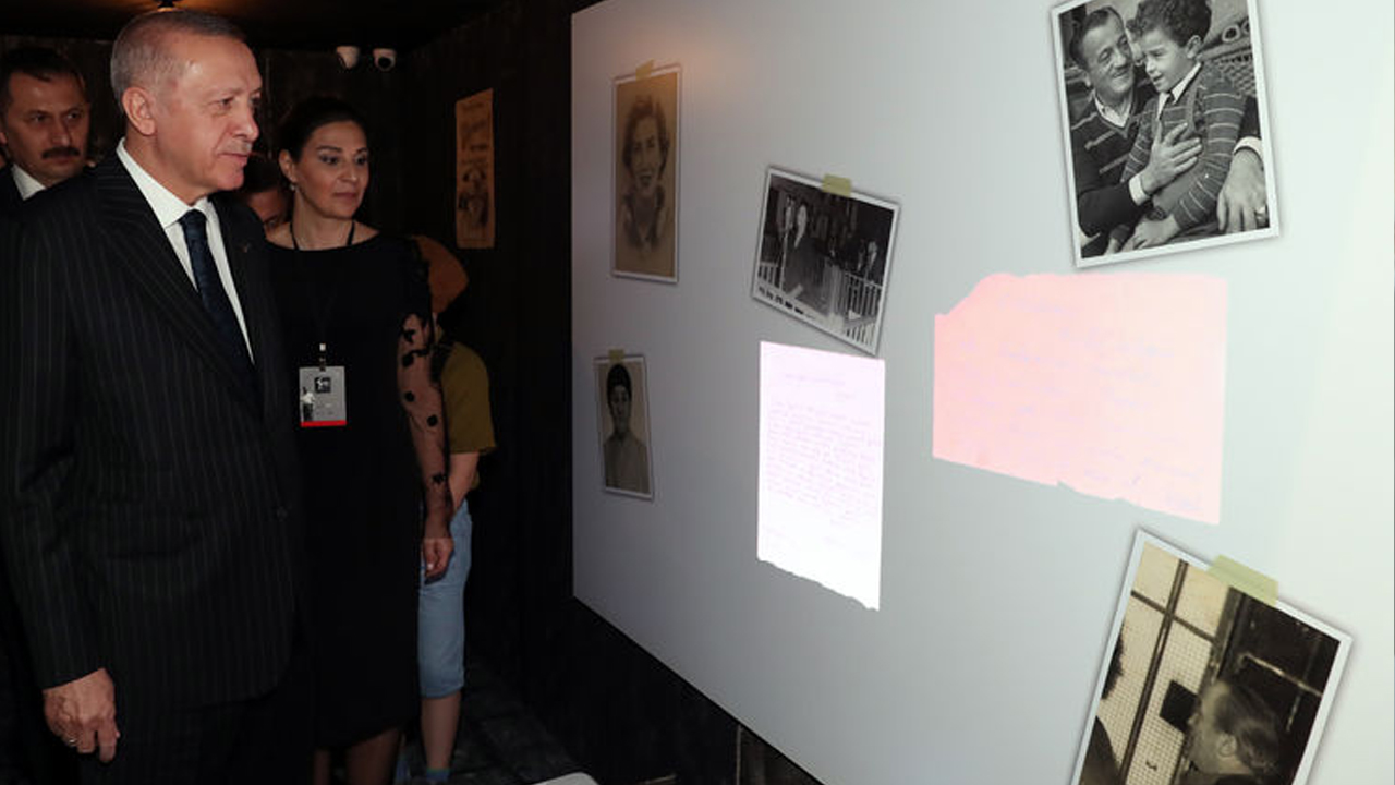 Cumhurbaşkanı Erdoğan'dan AKM'de net mesaj: Kalabalıklar içinde tek kalsak da mücadele vereceğiz