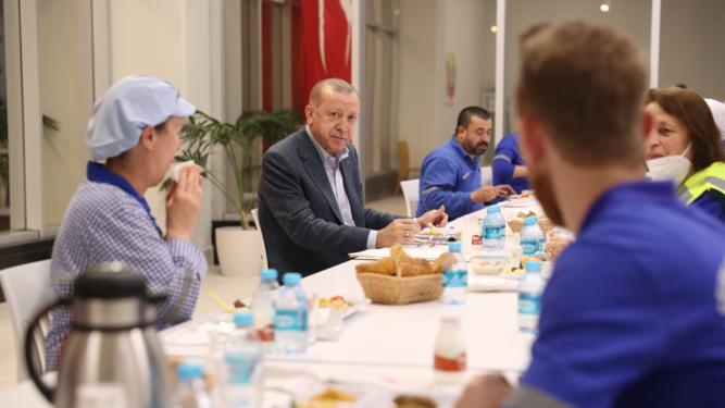 'İşçinin alın terini sömürmek isteyenlere fırsat vermeyeceğiz'