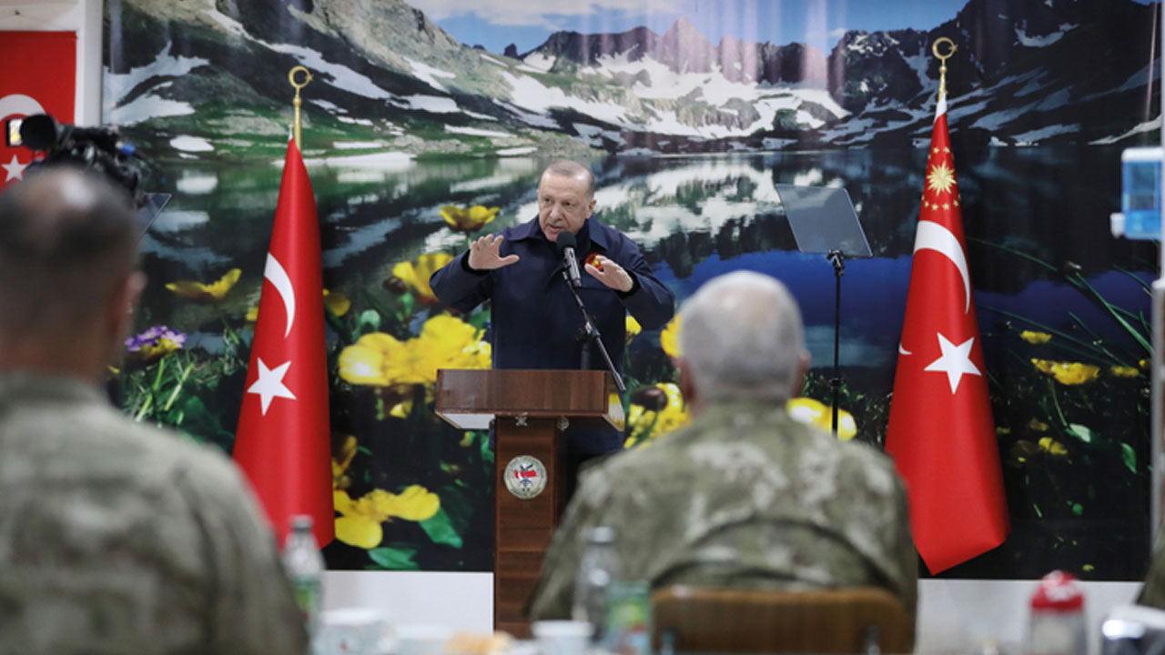 Cumhurbaşkanı Erdoğan Yüksekova'da: Mehmetçiğe iftar sürprizi
