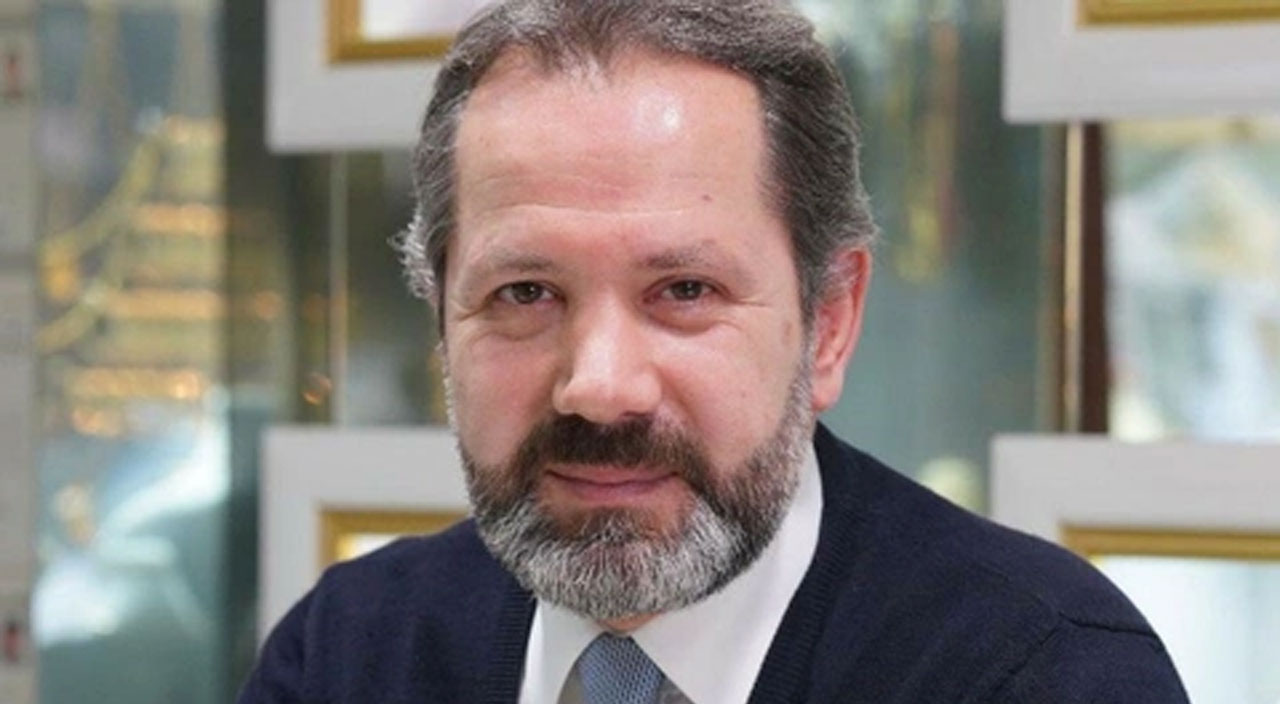 İslam Memiş kar etmenin formülünü verdi: Dolar karşısında ne düşüyorsa alın! İslam Memiş kar etmenin formülünü verdi: Dolar karşısında ne düşüyorsa alın!