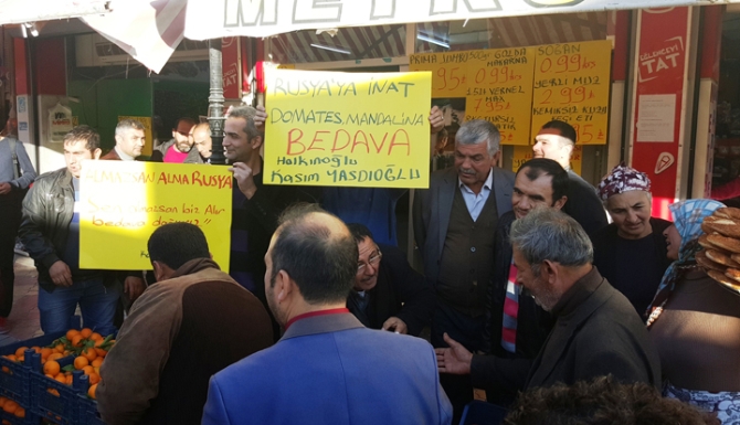 'Almazsan alma Rusya' deyip halka bedava dağıttı