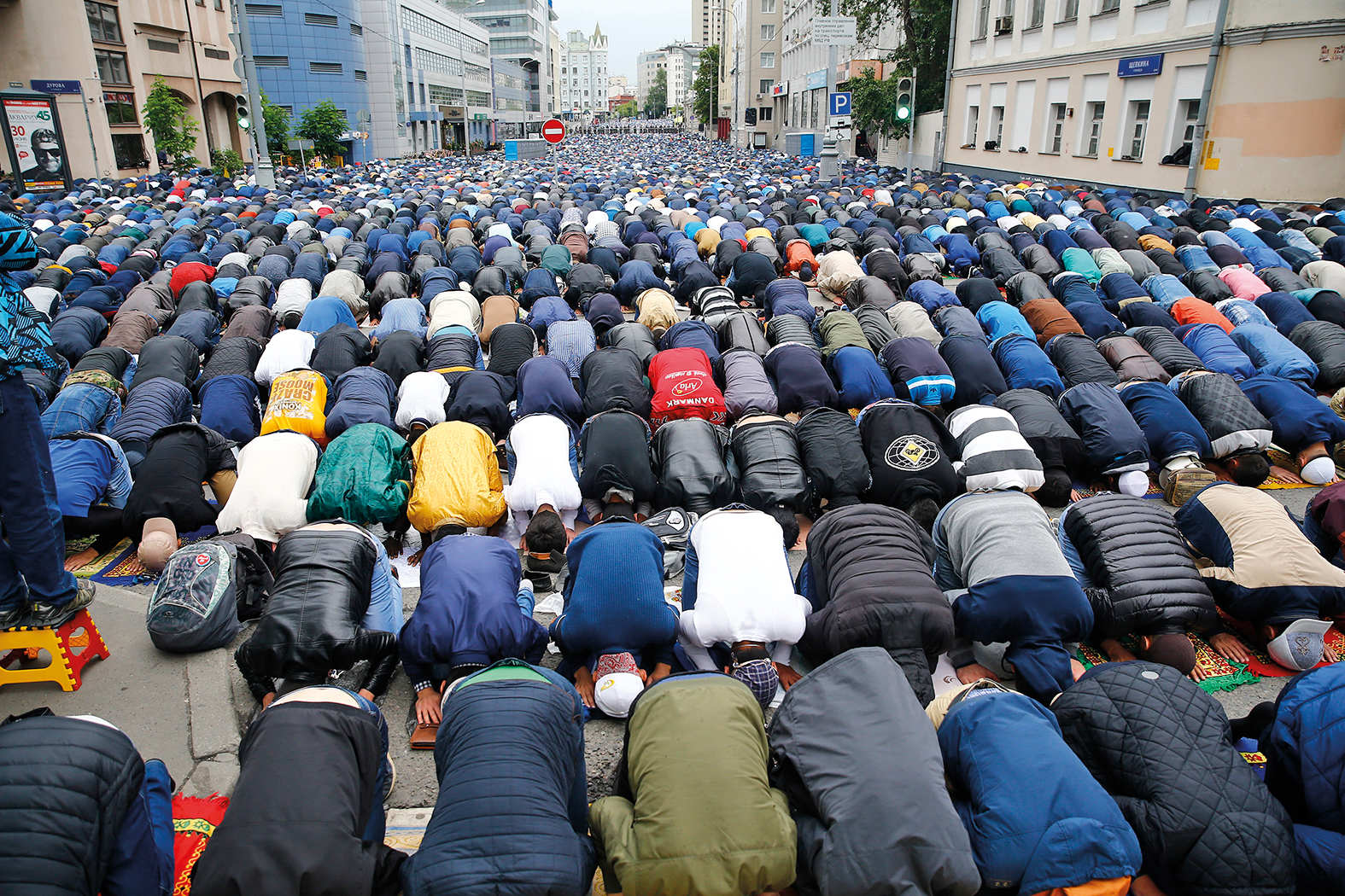 Rusya’da bayram, Atina’da zulüm!