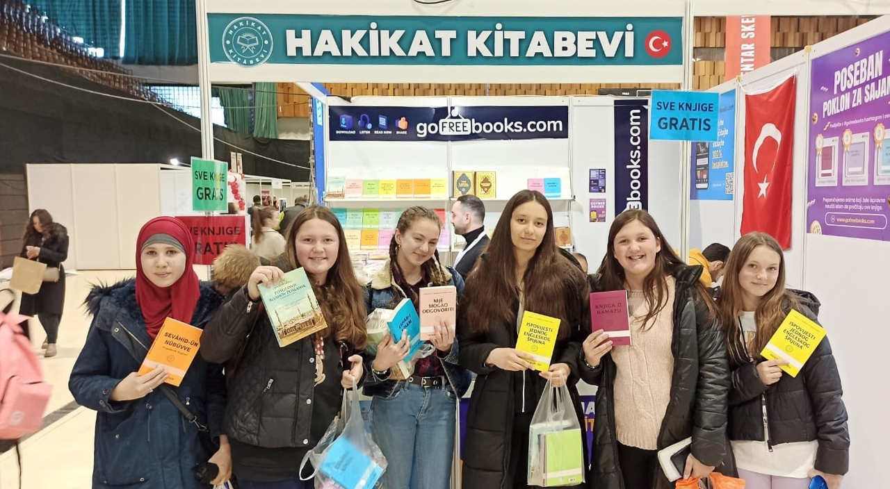 Uluslararası 33. Saraybosna Kitap Fuarı’nda Hakikat Kitabevi’ne büyük ilgi Uluslararası 33. Saraybosna Kitap Fuarı’nda Hakikat Kitabevi’ne büyük ilgi