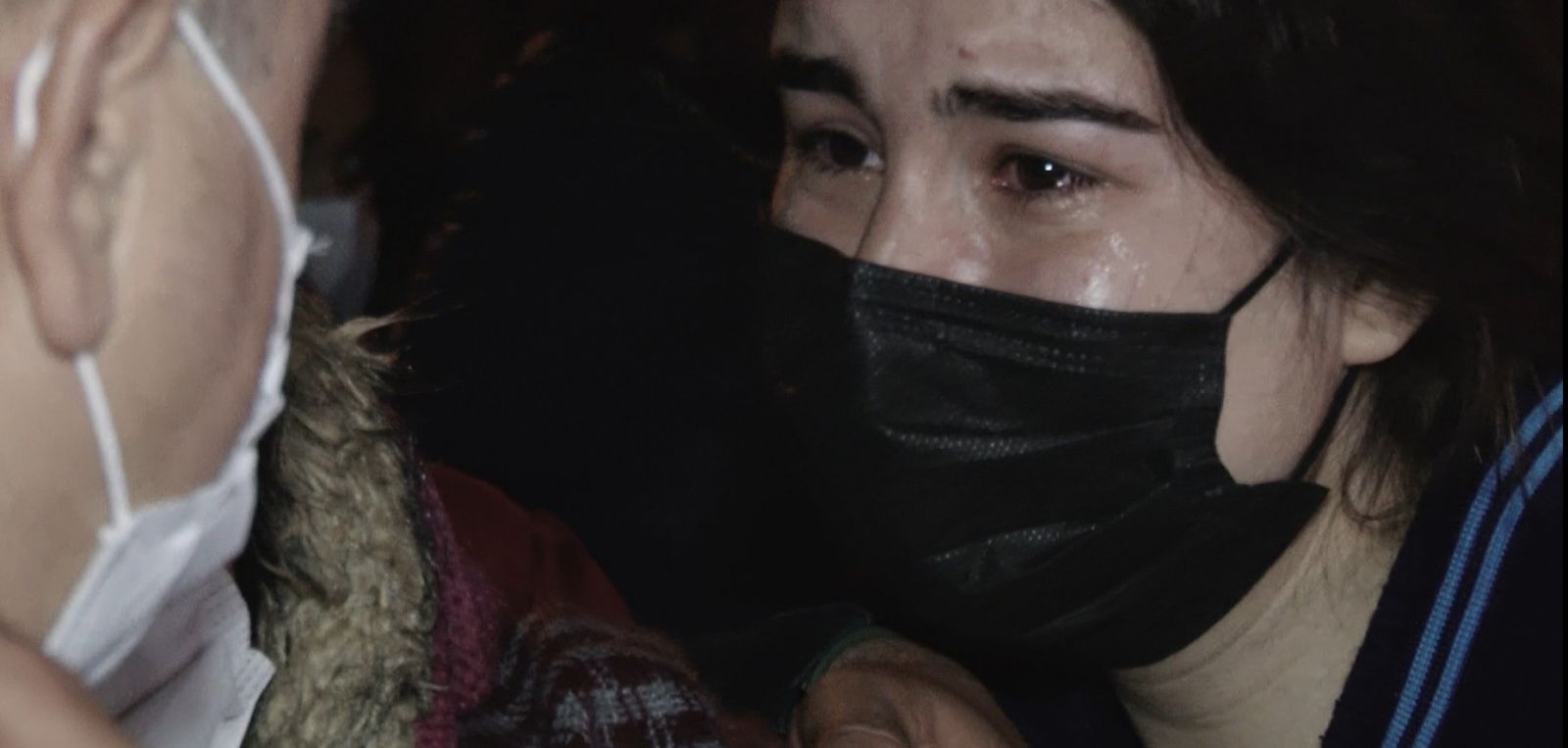 Yıkılan Rıza Bey Apartmanı önünde yürek burkan görüntüler