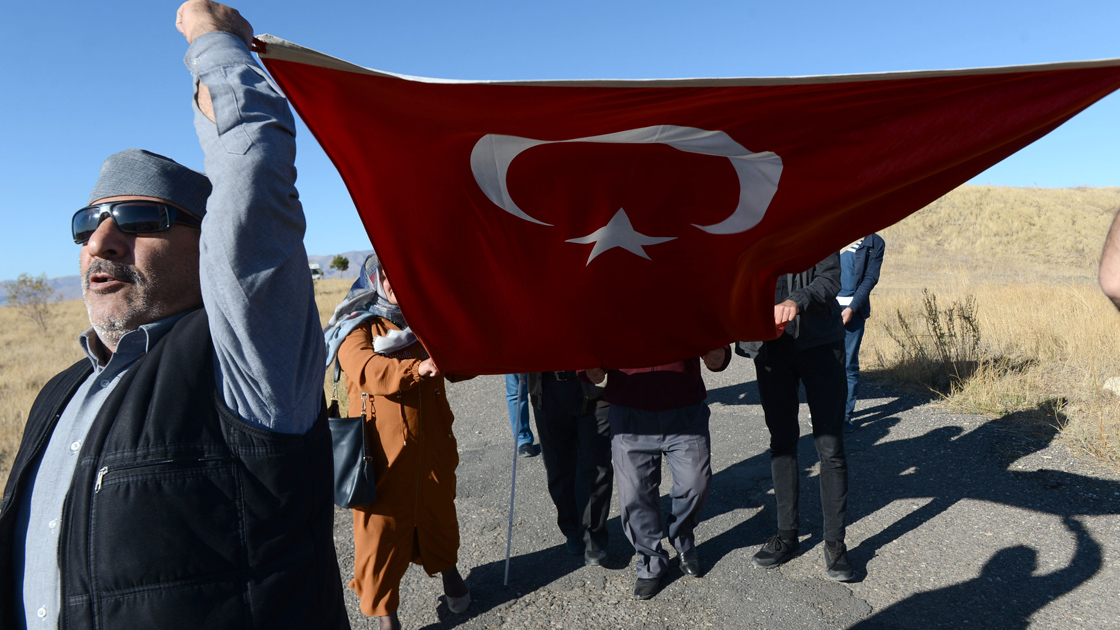 Engellilerden 'Barış Pınarı Harekatı'na destek yürüyüşü