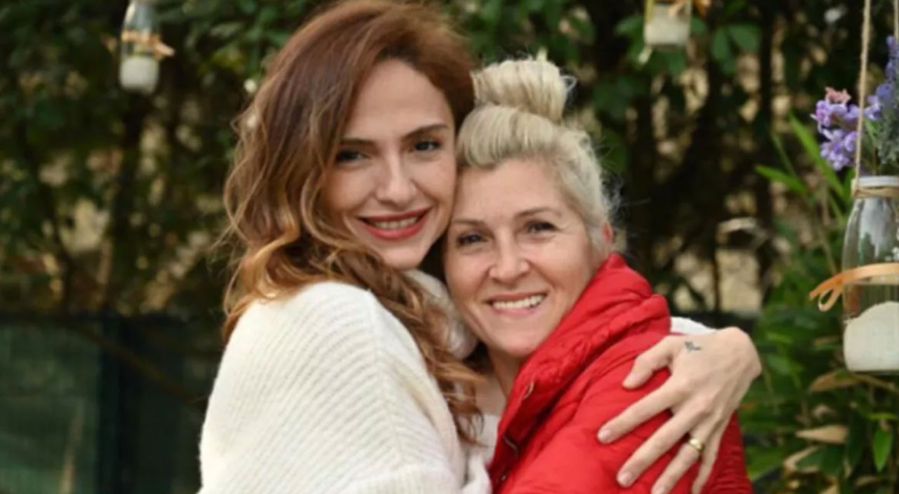 Sinem Öztürk’ün acı günü: Kanser tedavisi gören annesi hayatını kaybetti