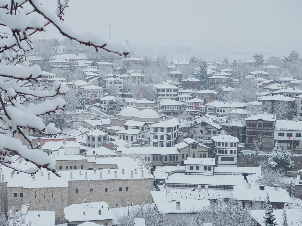 Safranbolu konakları karla ayrı bir güzelliğe büründü