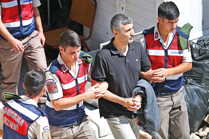 FETÖ'de satışlar başadı! “Herkes inkâr edip salağa yatıyor”