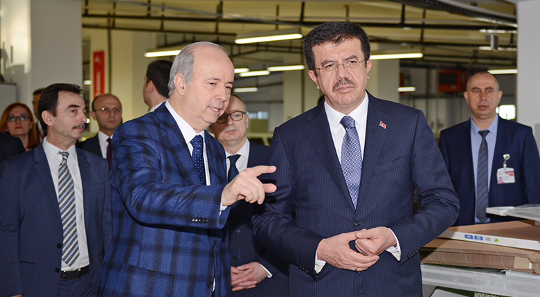 Led aydınlatmada yerli üretime Zeybekci'den destek