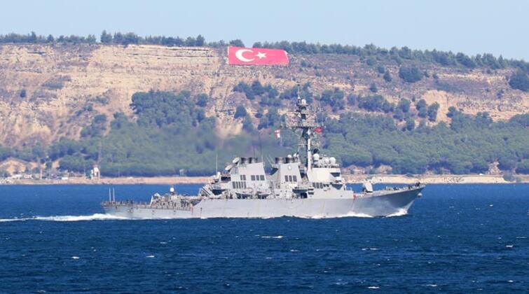 Amerikan savaş gemisi Çanakkale Boğazı'ndan geçti