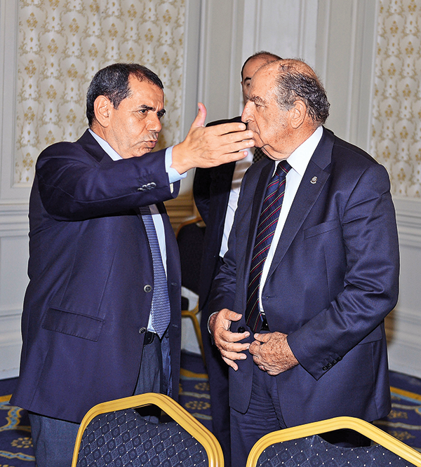 Galatasaray'ın olağanüstü divan toplantısında olağanüstü olaylar yaşandı