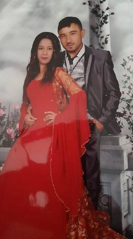 İki çocuğunun annesini kapıyı geç açtığı için bıçakladı