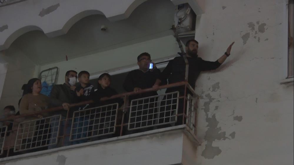 Antalya'da korkutan yangın, itfaiye ekipleri 6 çocuğu kurtardı