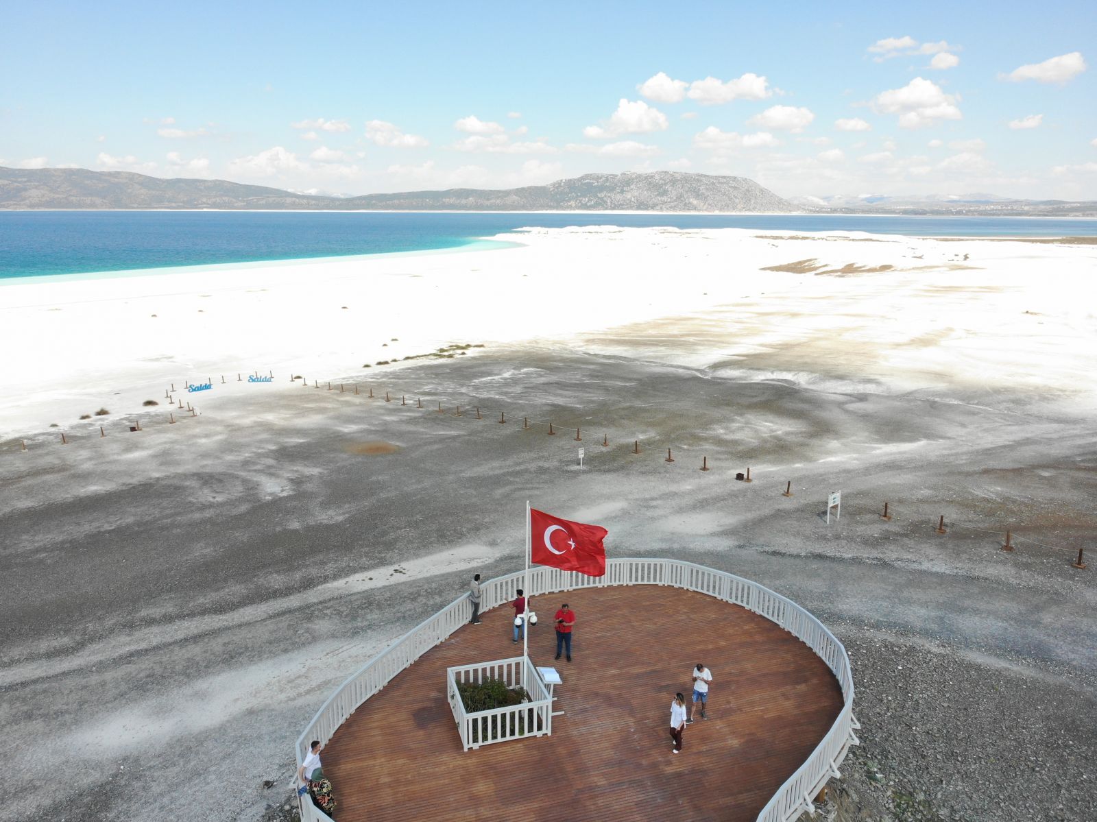 Bakanlıktan 'Salda Gölü bataklığa dönüştü' iddialarına cevap