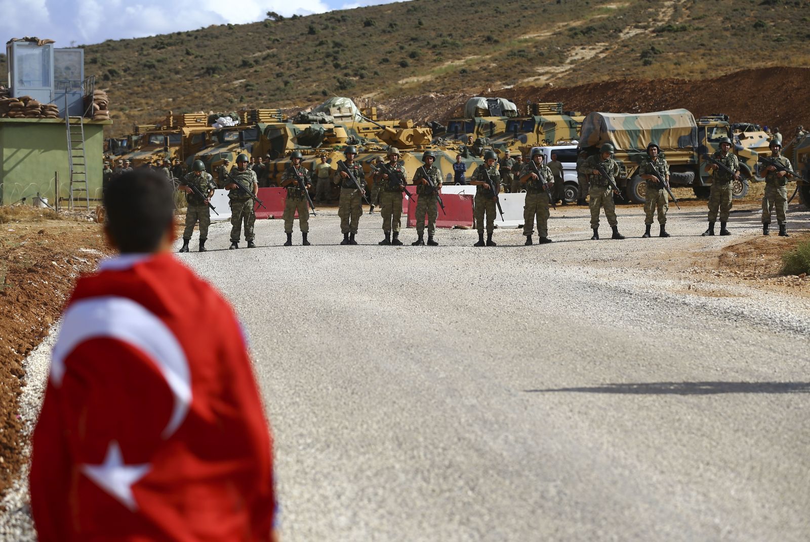 Sınırda askere destek yürüyüşü