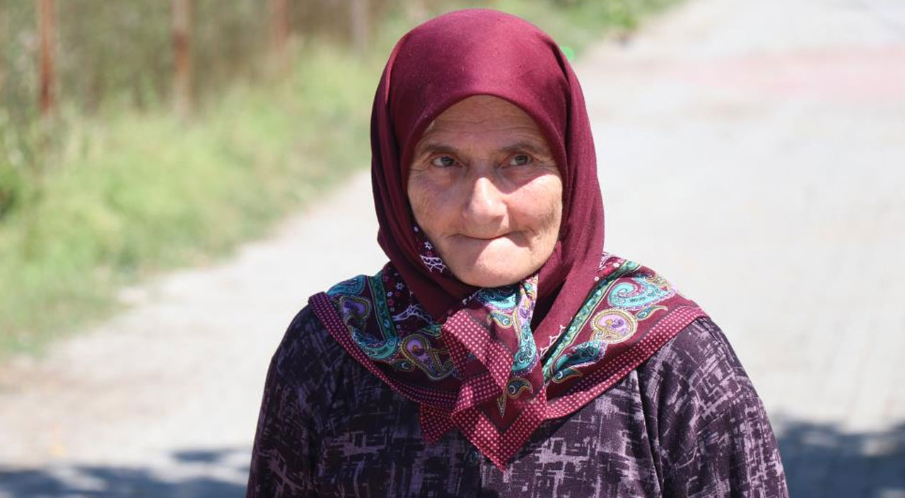 Yüzlerce kişinin zehirlendiği köyde şimdi de toplu göç başladı Yüzlerce kişinin zehirlendiği köyde şimdi de toplu göç başladı