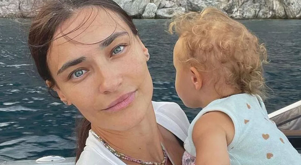 Ünlü oyuncu ve 2,5 yaşındaki kızı koronavirüse yakalandı! “Sonunda covid bizi de buldu” Ünlü oyuncu ve 2,5 yaşındaki kızı koronavirüse yakalandı! “Sonunda covid bizi de buldu”